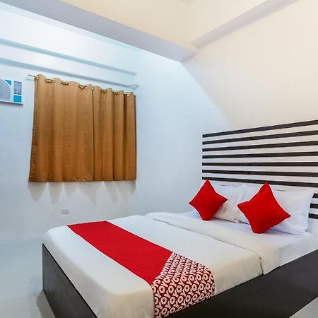 Oyo 505 Jardin Suites Manille Extérieur photo