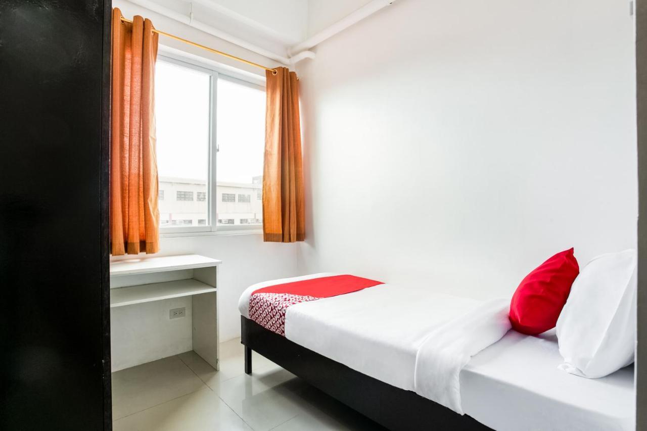 Oyo 505 Jardin Suites Manille Extérieur photo