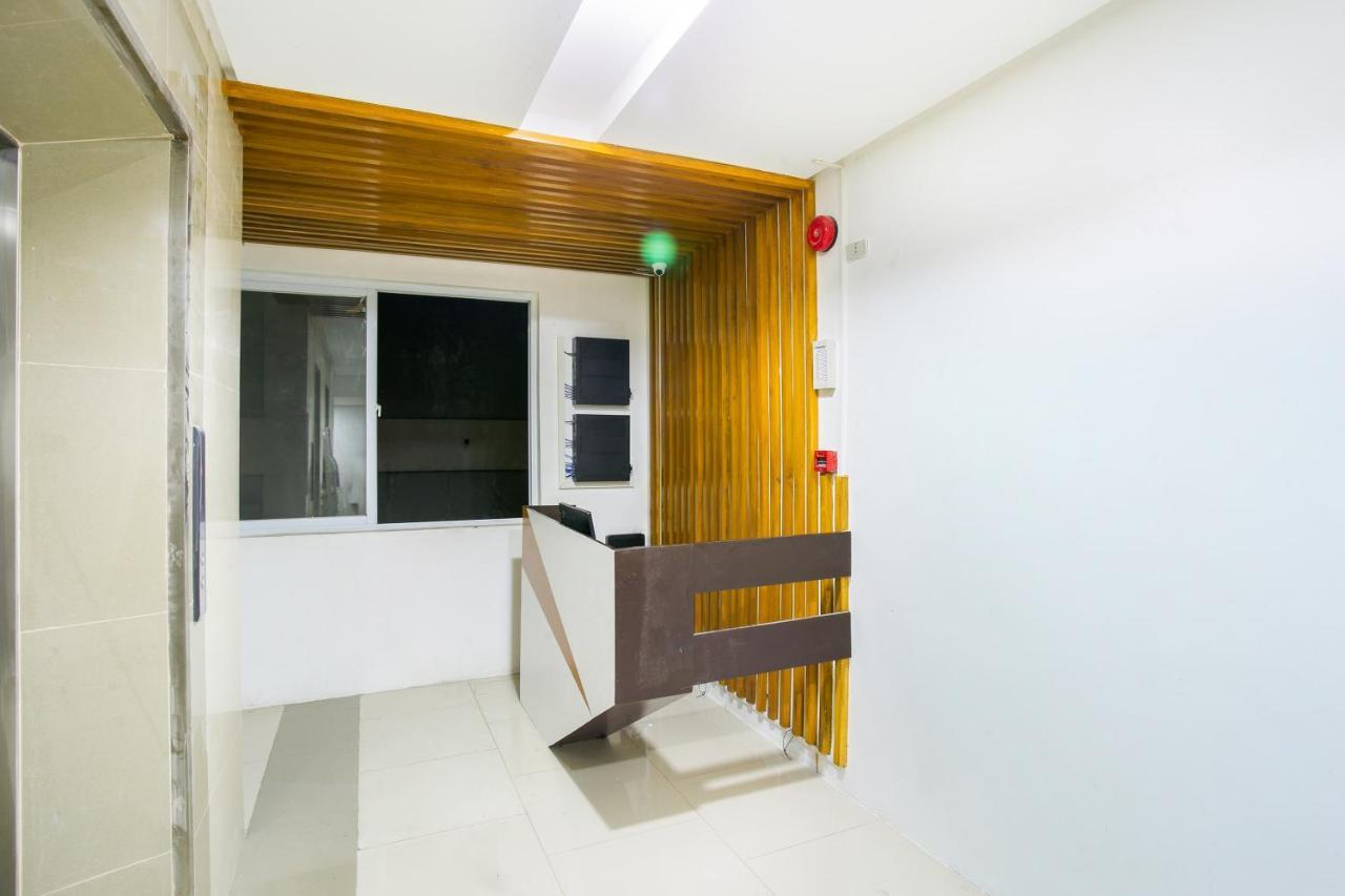 Oyo 505 Jardin Suites Manille Extérieur photo