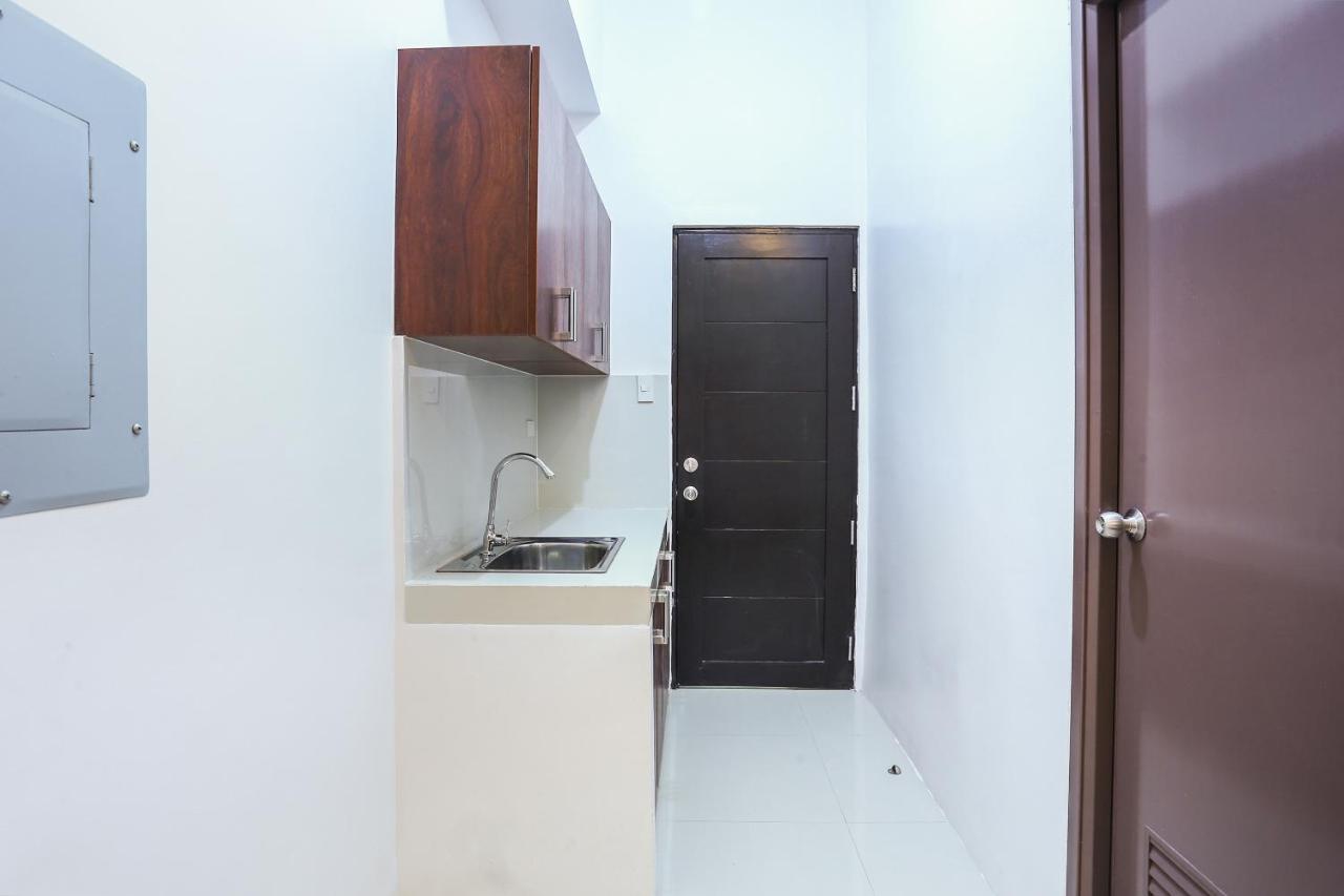 Oyo 505 Jardin Suites Manille Extérieur photo